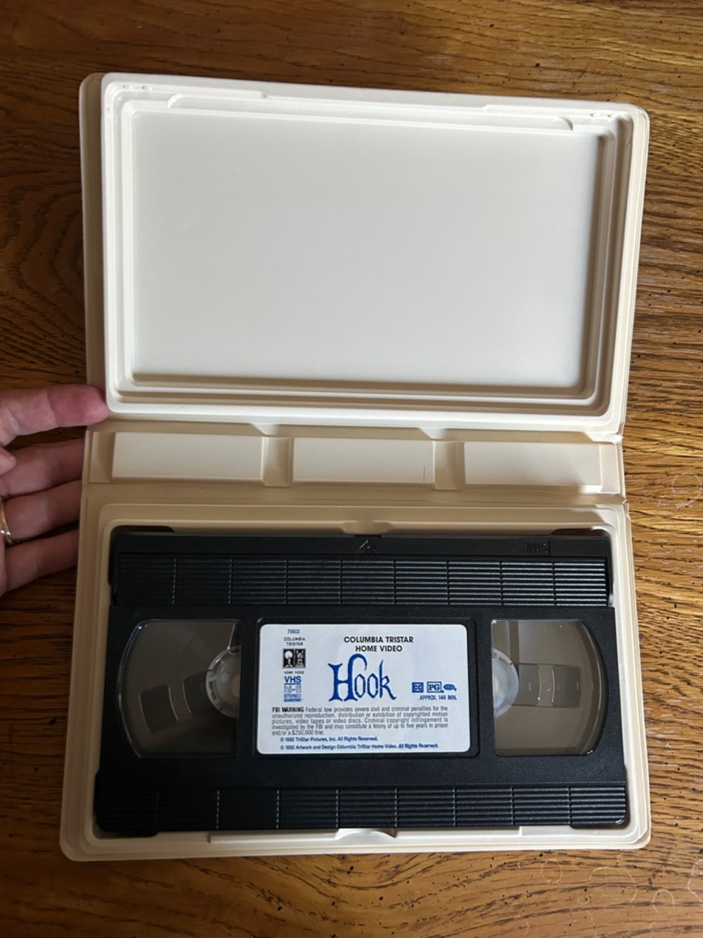 Hook VHS Movie - Picture 2 of 4